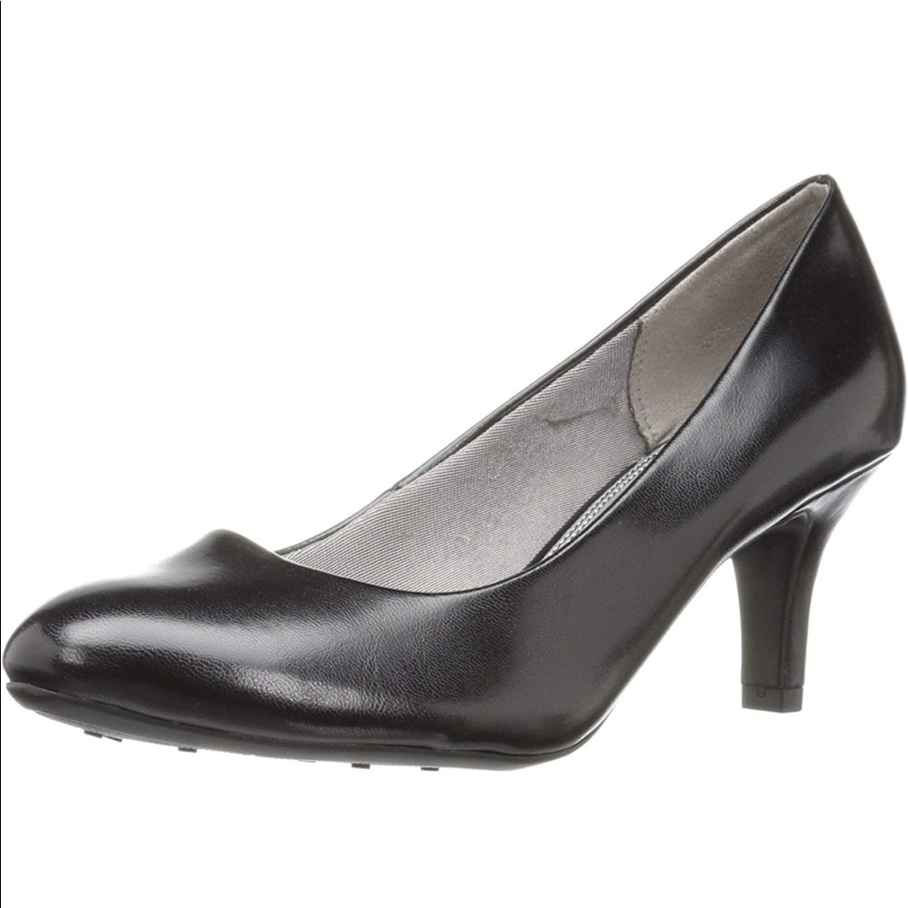 LifeStride Women's Parigi High Heel Pump 7.5 wide